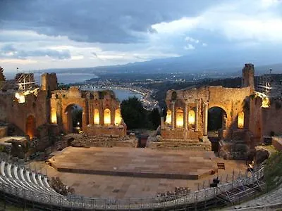Vacanza Taormina Mare Mazzeo Apartment