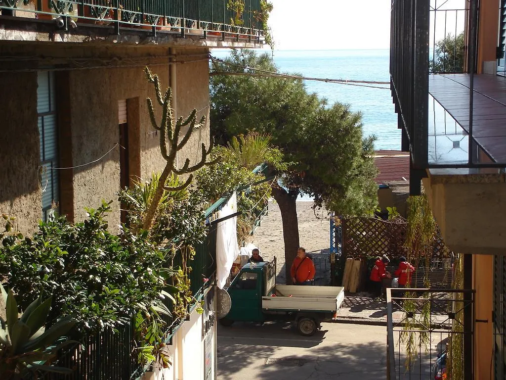 Vacanza Taormina Mare Mazzeo Apartment